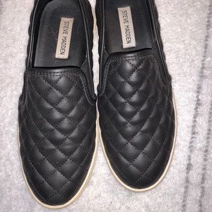 Women’s fashion sneakers